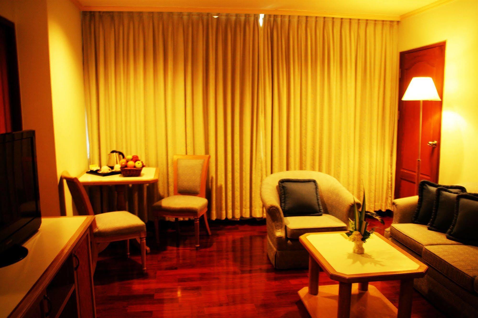 Grand Tower Inn Rama 6 Bangkok Kültér fotó